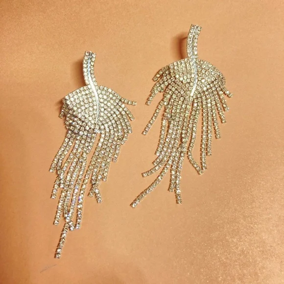 ⭐️ Rhinestone Long Leaf Earrings - Picture 4 of 4